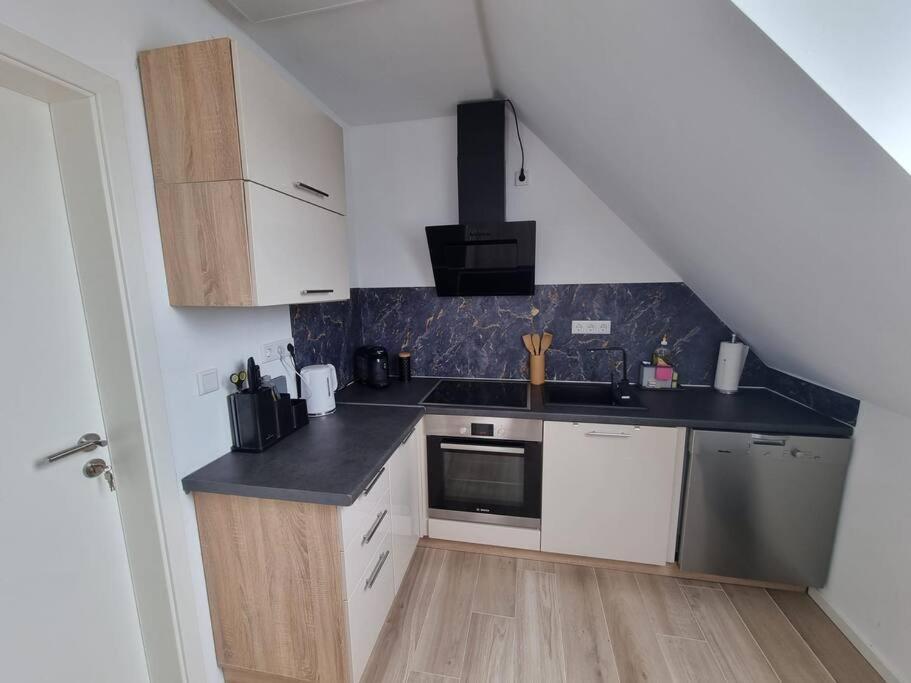 New & Modern Apartment Near Duesseldorf 빌크 외부 사진