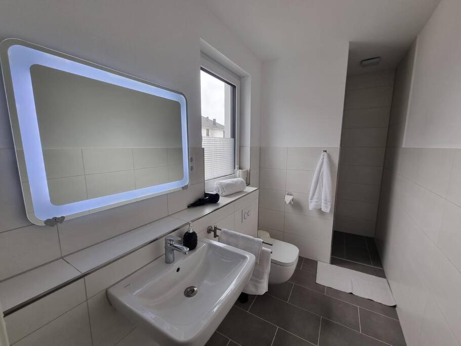 New & Modern Apartment Near Duesseldorf 빌크 외부 사진